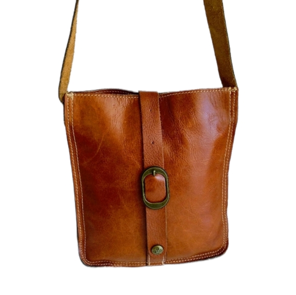 Patricia Nash Handbags - 💥Offers Welcome💥 Patricia Nash Leather Women's Crossbody Bag